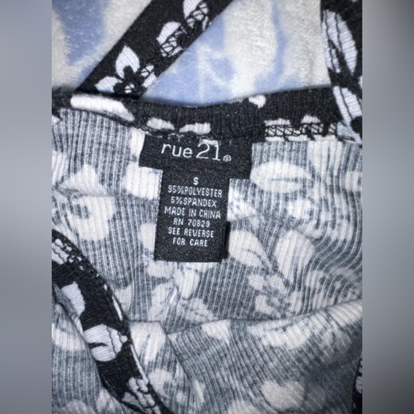 Tank from Rue 21 - Picture 3 of 3